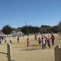 寒さに負けずに元気に外遊び!