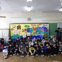 リトアニアの子どもたちと共同制作した壁画が完成しました