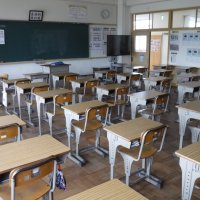 学校は今日から臨時休校
