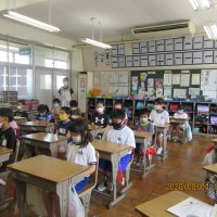 夏休み前の放送集会「あー!夏休み!」