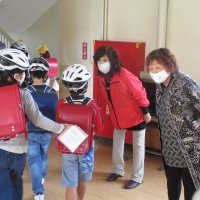 目を見てあいさつ!よい1日