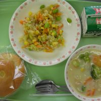 今日の給食☆奥久慈軍鶏☆2年生のさつまいも☆もち玄米☆