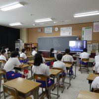 学校では・・・