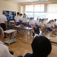 夏休み前集会を行いました。