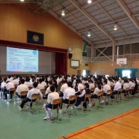 県庁職員の先生による講演会が開催されました