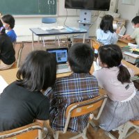 4年生 牛久小学校との交流に向けて準備中