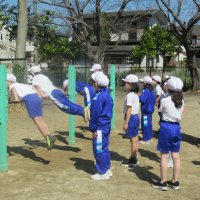 2年生　前回りに挑戦！