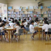 昼休みの図書室