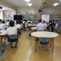 先生たちも勉強しています。