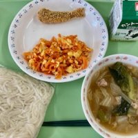 もぐもぐお話タイム給食