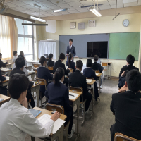授業が始まっています