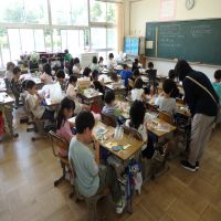 ２年生図工　光のプレゼント