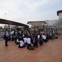 修学旅行へ出発