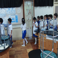 1年生 学校探検をしました