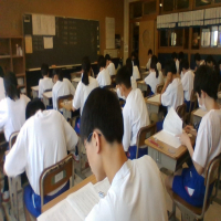 今日は定期テストです。