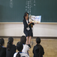 今日は読み聞かせです。