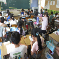 【3年生】図工で作品作りに取り組みました。